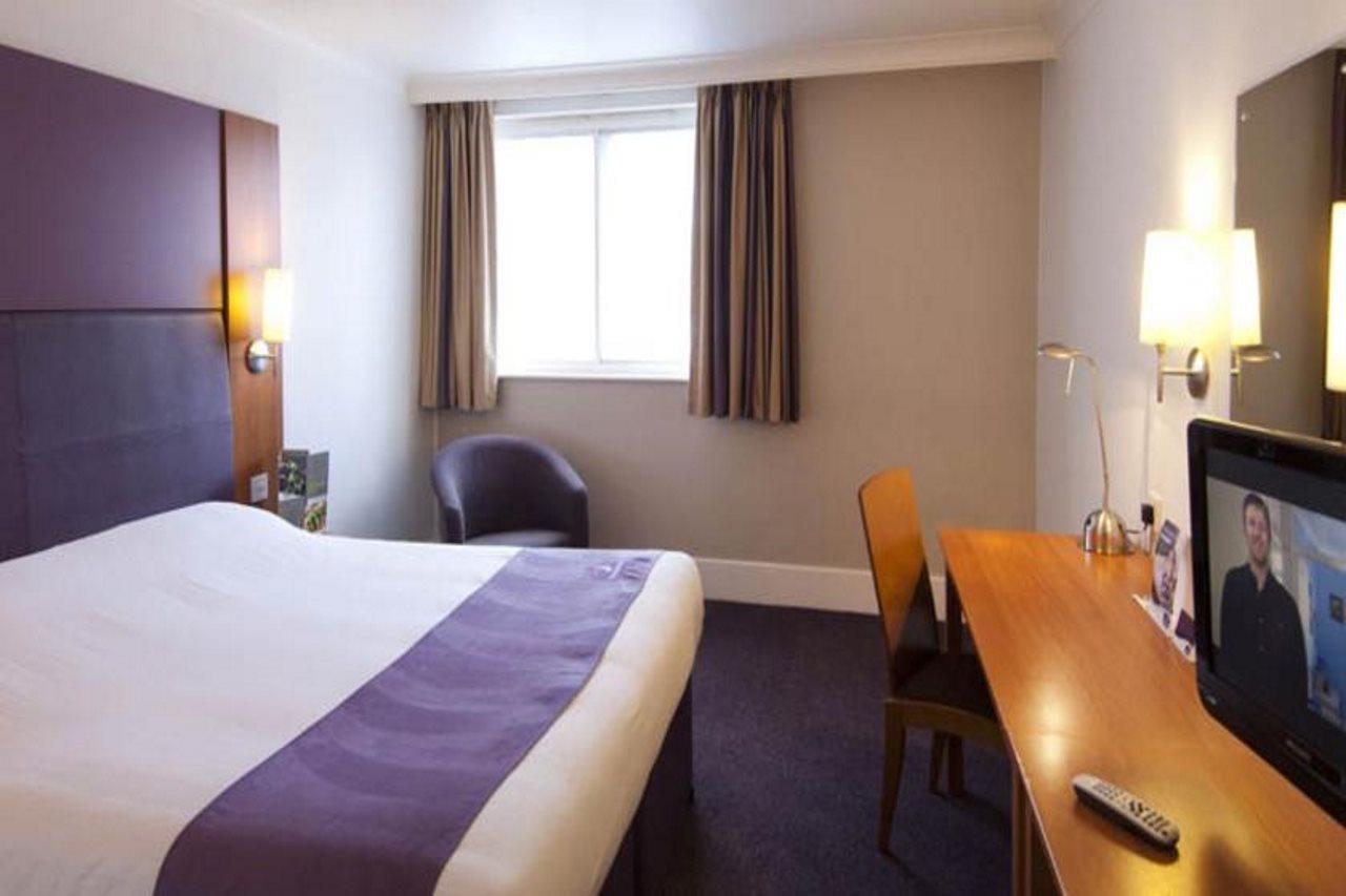 Premier Inn Premier Inn Sandhurst Sandhurst  Zewnętrze zdjęcie