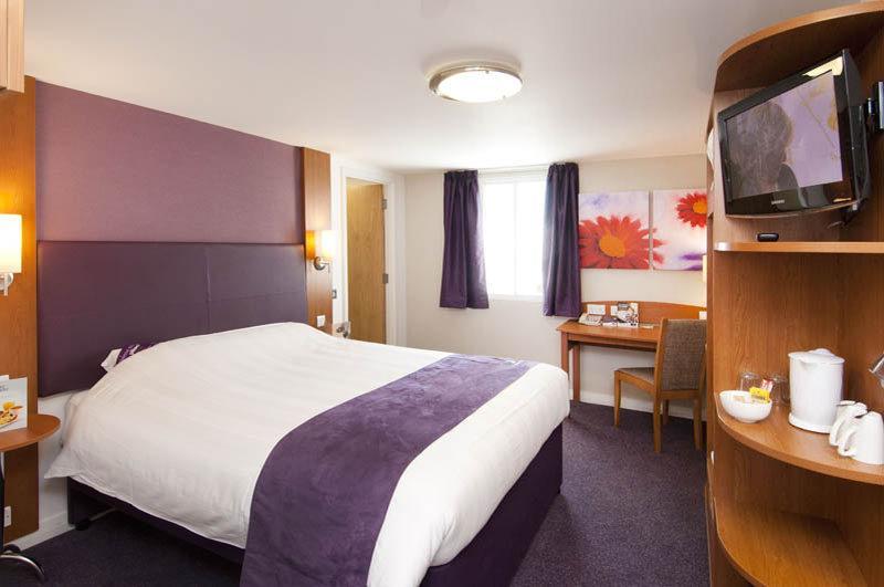 Premier Inn Premier Inn Sandhurst Sandhurst  Zewnętrze zdjęcie