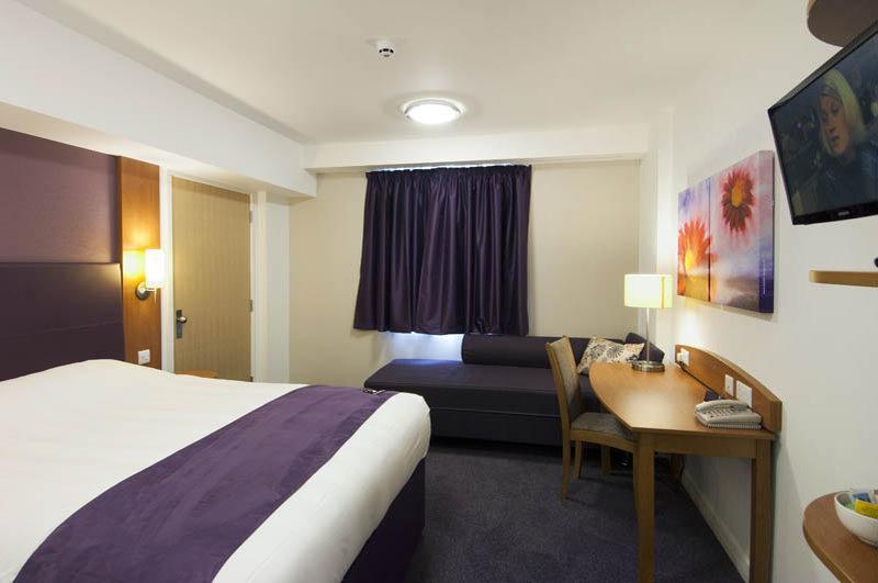 Premier Inn Premier Inn Sandhurst Sandhurst  Zewnętrze zdjęcie